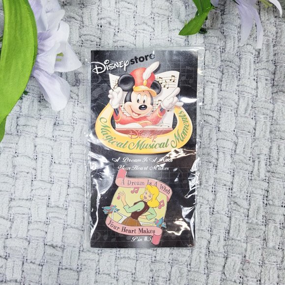 Mix n' Match 3/$30 Disney Pin Musical Moments #55 Cinderella A Dream Is a Wish - Picture 1 of 3